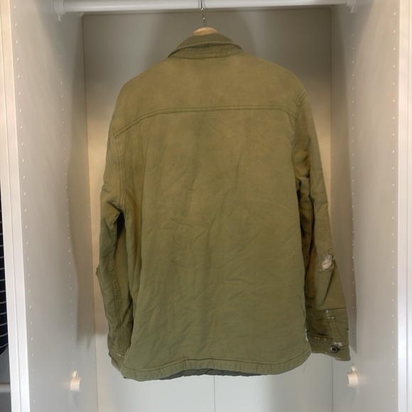 Levi’s Army Green Button Down Jacket Size Large with weathered Sleeves - Picture 2 of 7